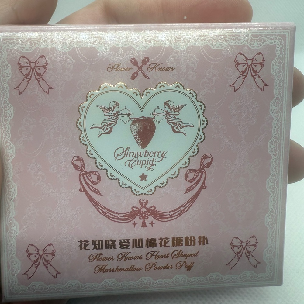 Flower Knows Heart Shaped Marshmallow Powder Puff New In Box